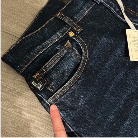 ❤️🔥FIRM PRICE❤️🔥 Authentic Love Moschino Straight Leg blue jeans - Picture 10 of 11